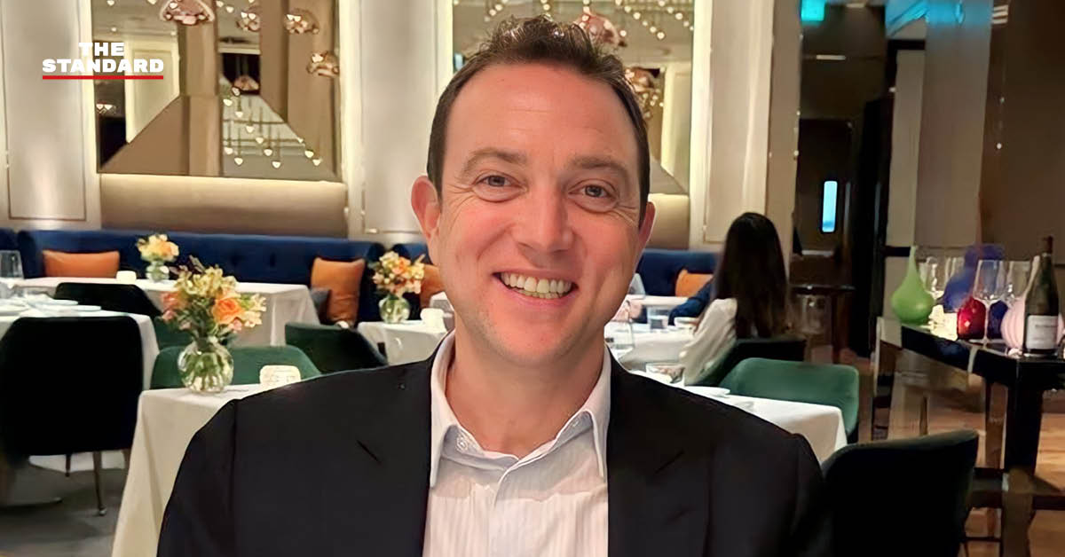 ภาพเบน สมิธ พร้อมข้อความพาดหัวข่าวว่ายังไม่พร้อมกลับไทยมาสู้คดี เหตุไม่มั่นใจในกระบวนการยุติธรรม