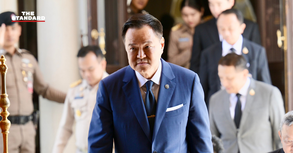 อนุทิน ชาญวีรกูล นายกรัฐมนตรี ให้สัมภาษณ์สื่อมวลชนที่ทำเนียบรัฐบาล กรณีออกหมายจับ ‘เบน สมิธ’