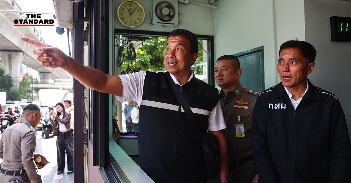 ชัชชาติ สิทธิพันธุ์ ผู้ว่าฯ กทม. ลงพื้นที่ติดตามความคืบหน้าระบบสัญญาณไฟจราจรอัจฉริยะบริเวณแยกพระโขนง