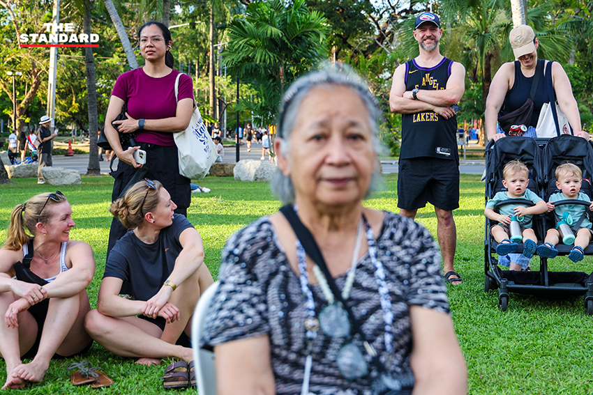 การแสดงลิเกในงาน 'ลิเกในสวน' โดย กทม. ที่สวนลุมพินี นำโดย แบงค์ ศรราม น้ำเพชร และจิ้งหรีดขาว วงศ์เทวัญ 10