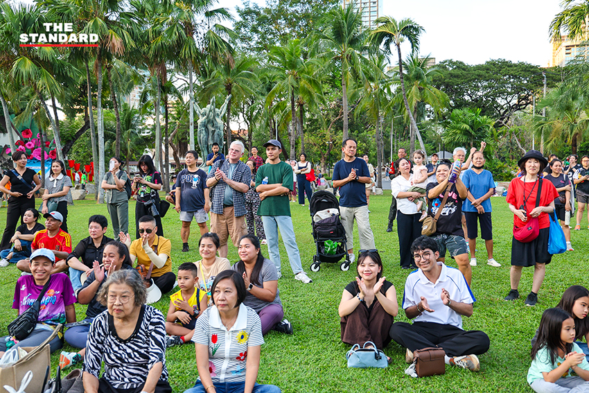 การแสดงลิเกในงาน 'ลิเกในสวน' โดย กทม. ที่สวนลุมพินี นำโดย แบงค์ ศรราม น้ำเพชร และจิ้งหรีดขาว วงศ์เทวัญ 11