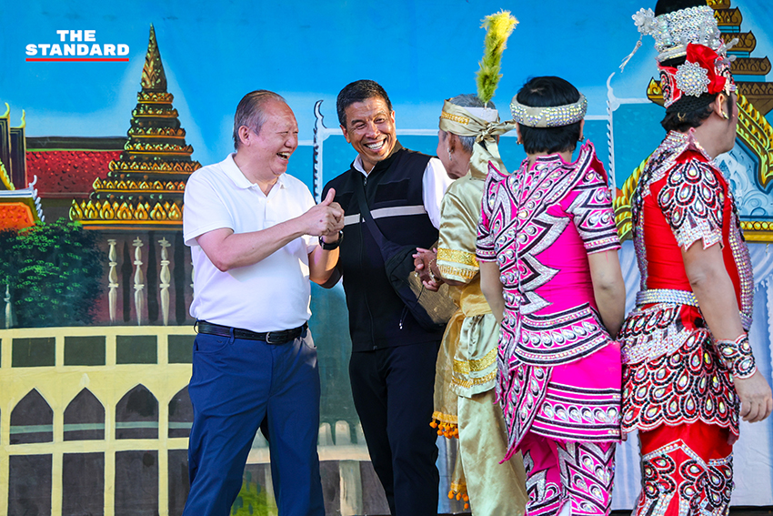 การแสดงลิเกในงาน 'ลิเกในสวน' โดย กทม. ที่สวนลุมพินี นำโดย แบงค์ ศรราม น้ำเพชร และจิ้งหรีดขาว วงศ์เทวัญ 6