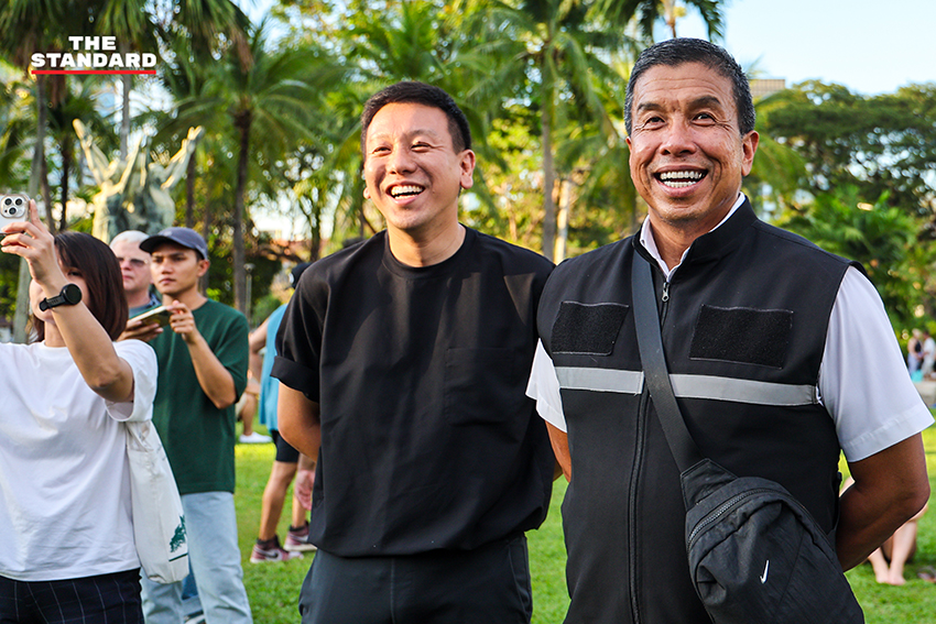 การแสดงลิเกในงาน 'ลิเกในสวน' โดย กทม. ที่สวนลุมพินี นำโดย แบงค์ ศรราม น้ำเพชร และจิ้งหรีดขาว วงศ์เทวัญ 8