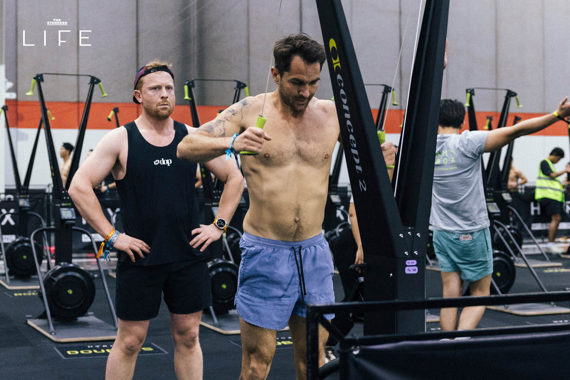 ภาพบรรยากาศนักแสดงและอินฟลูเอนเซอร์ชื่อดังร่วมการแข่งขัน Men Doubles สุดเข้มข้น ในงาน BYD HYROX Bangkok 2026 ณ ไบเทค บางนา 13