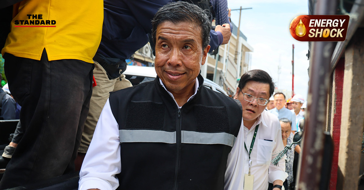 ชัชชาติ สิทธิพันธุ์ ผู้ว่าฯ กทม. ระหว่างแถลงนโยบายแก้รถติดและประหยัดพลังงาน