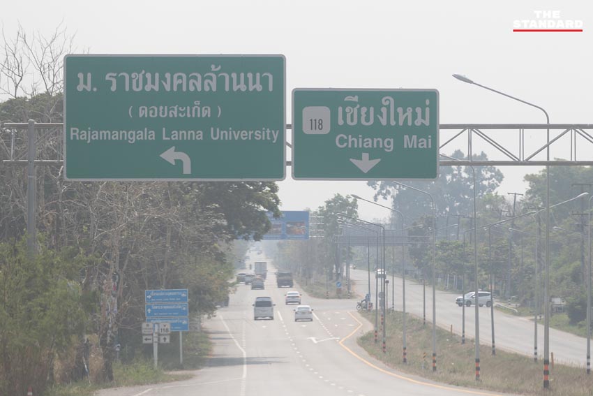 ภาพมุมสูงเมืองเชียงใหม่ที่ถูกปกคลุมด้วยฝุ่นควัน PM2.5 หนาแน่น แสดงถึงวิกฤตมลพิษทางอากาศ 7