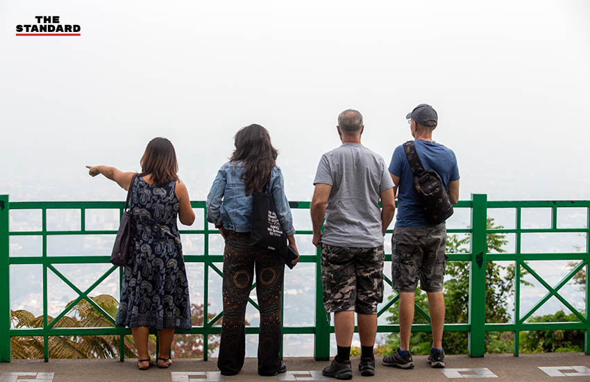 ภาพมุมสูงเมืองเชียงใหม่ถูกปกคลุมด้วยหมอกควันหนาทึบจากฝุ่น PM2.5 4