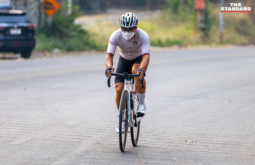 เชียงใหม่ ที่ถูกปกคลุมด้วยหมอกควันหนาทึบจากวิกฤตฝุ่น PM2.5 ทำให้ทัศนวิสัยขุ่นมัว 7