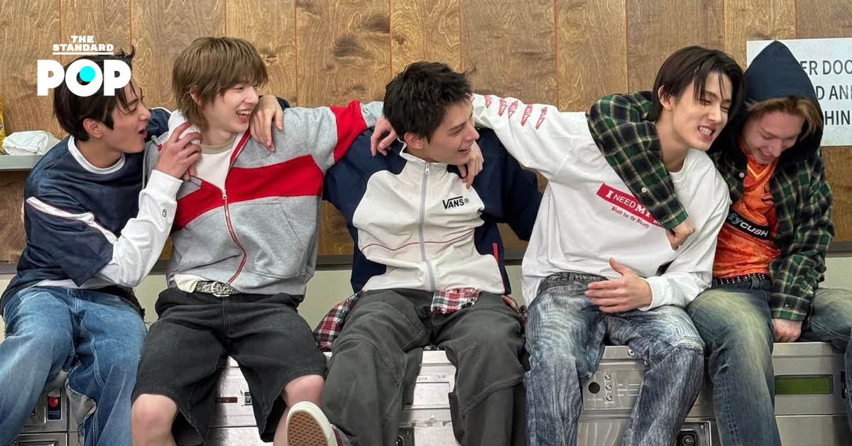 ภาพโปรโมทวง CORTIS สำหรับซิงเกิล REDRED และอัลบั้ม GREENGREEN