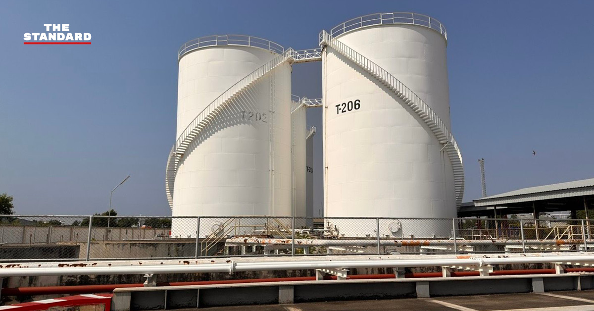 เจ้าหน้าที่ดีเอสไอ และหน่วยงานที่เกี่ยวข้อง ลงพื้นที่ตรวจสอบคลังน้ำมัน เพื่อปราบปรามน้ำมันเถื่อน