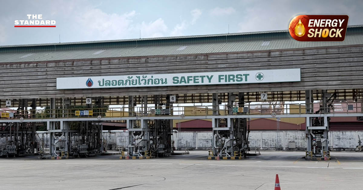 เจ้าหน้าที่กรมธุรกิจพลังงานและ DSI ตรวจสอบคลังน้ำมันพระโขนง เพื่อคุมเข้มการกระจายน้ำมันและป้องกันการกักตุน