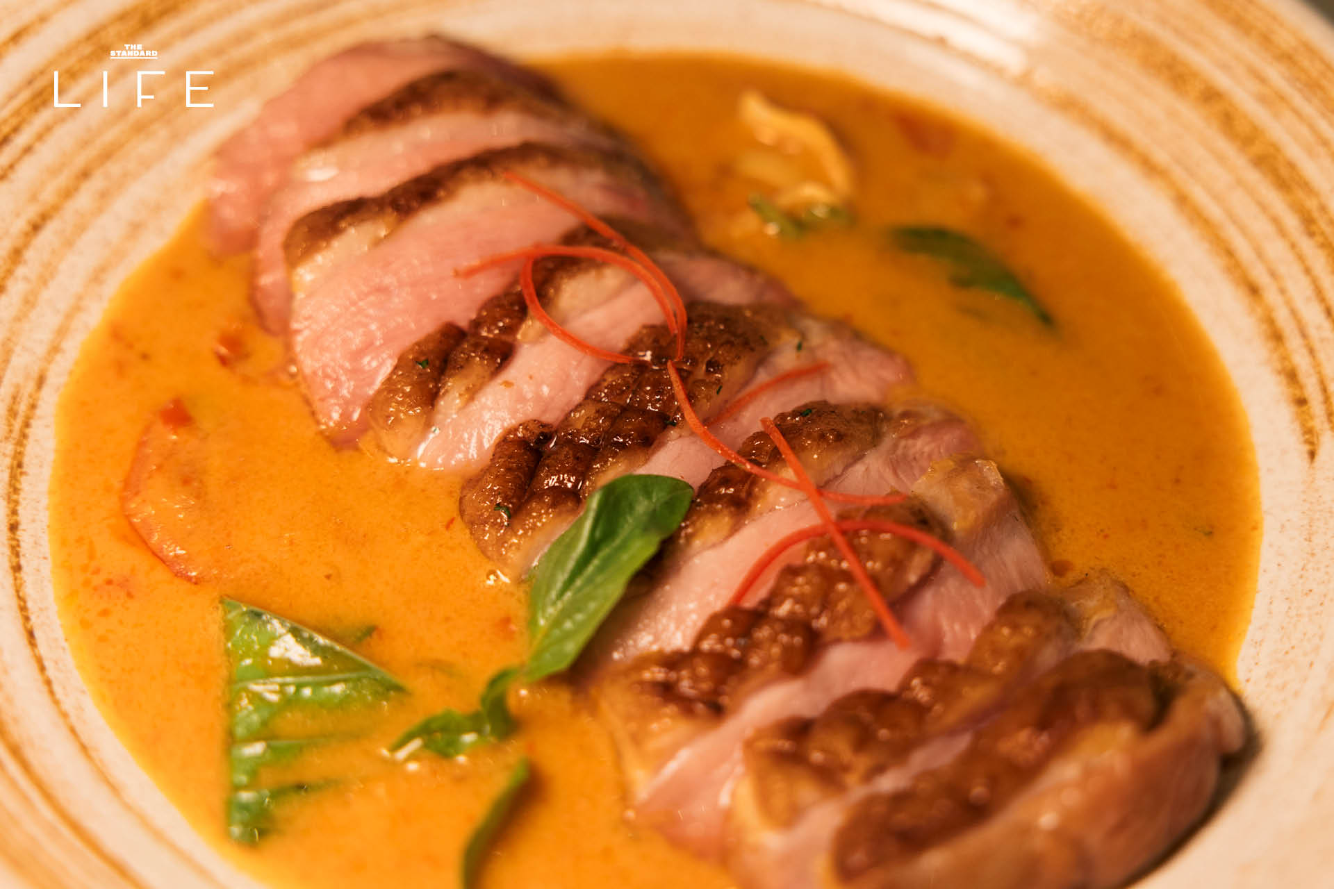 อาหารไทย Modern & Twist จากร้าน Ern Manee โดยเชฟเป่าเป้และเชฟเควส 8