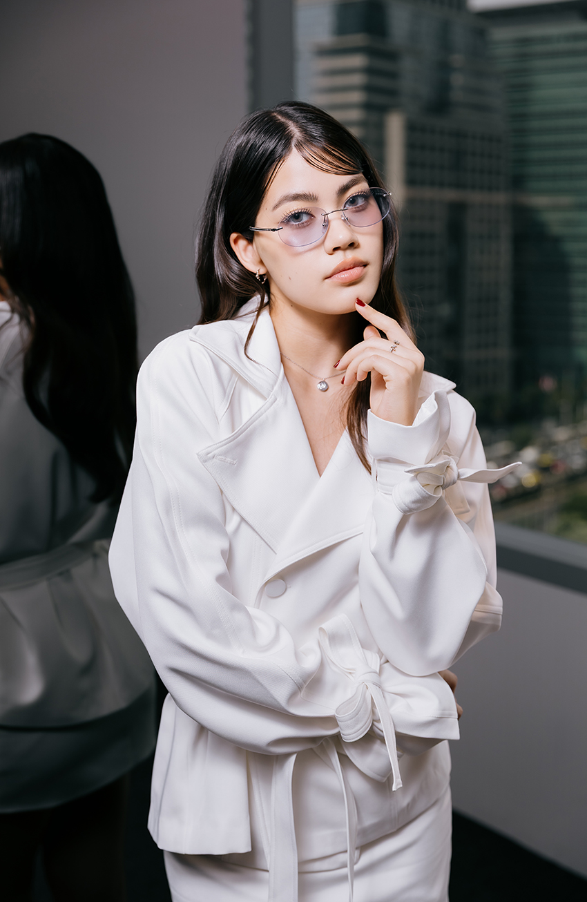 ภาพคอลเล็กชันแว่นตา EssilorLuxottica Spring/Summer 2026 ที่มีทั้งแว่นกันแดดและแว่นสายตา ในดีไซน์ 3 สไตล์หลัก 4