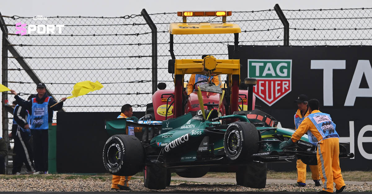 รถแข่ง F1 ที่ได้รับความเสียหายจากปัญหาเครื่องยนต์