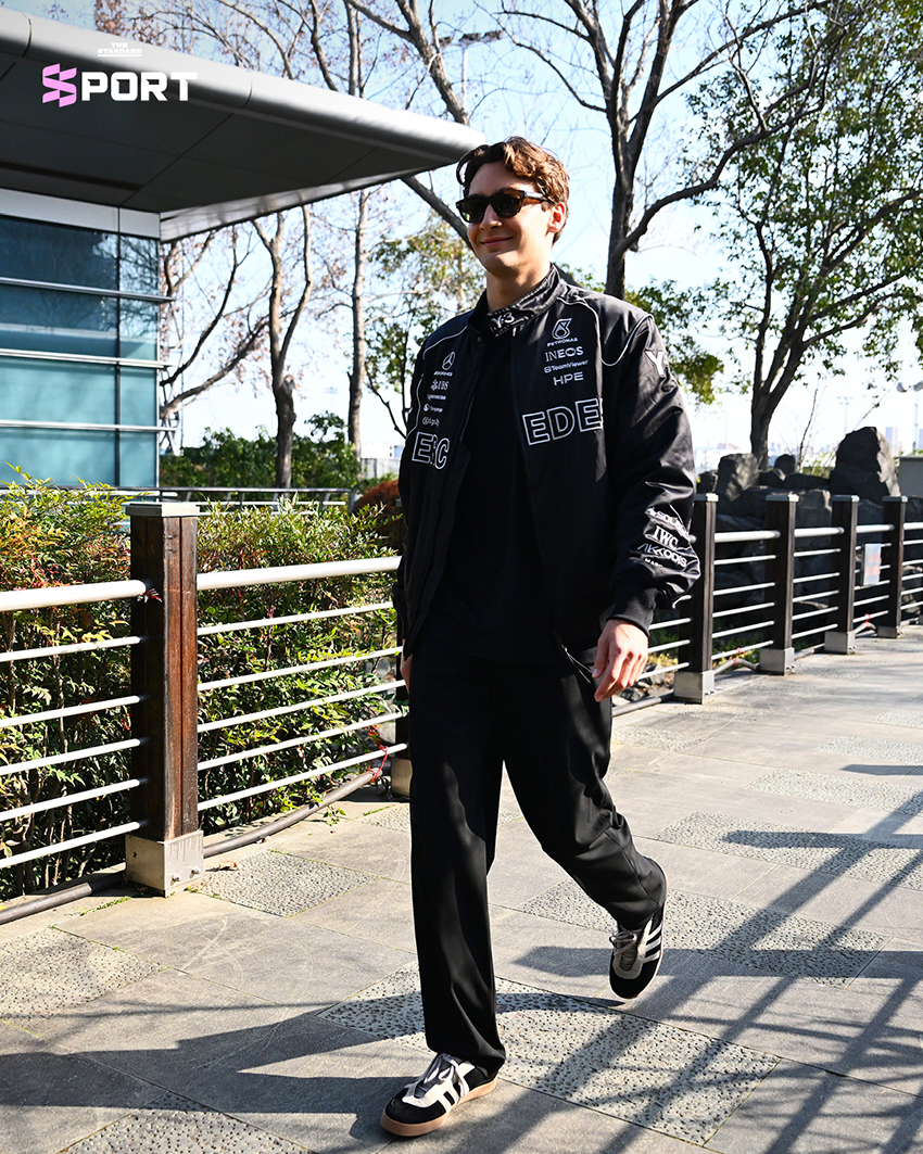 ภาพนักแข่ง F1 สวมใส่เสื้อผ้าสไตล์ Paddock ก่อนการแข่งขัน Chinese Grand Prix 2026 ที่สนาม Shanghai International Circuit 8