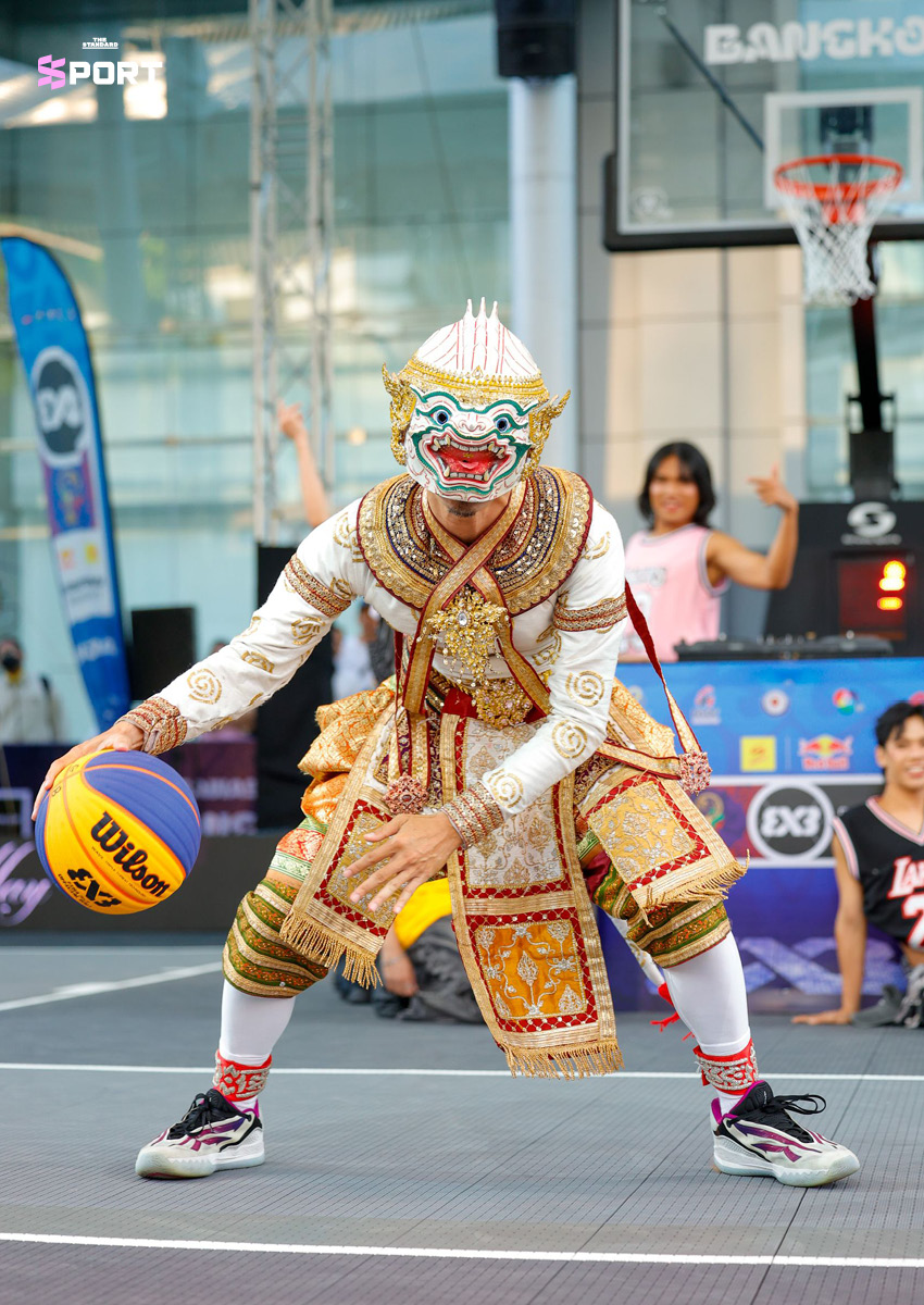 นักกีฬาบาสเกตบอล 3x3 ทีมชาติไทย กำลังแข่งขันในศึก FIBA 3x3 Champions Cup 2026 ที่เซ็นทรัลเวิลด์ 6