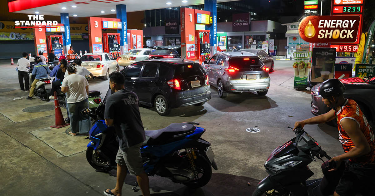 ประชาชนจำนวนมากต่อคิวเติมน้ำมันกลางดึก หลัง กบน. ประกาศขึ้นราคาดีเซลและเบนซิน