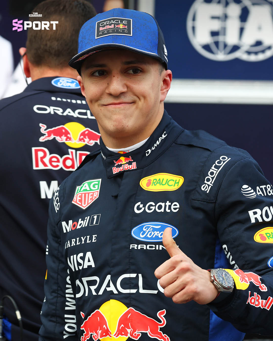 จอร์จ รัสเซลล์ นักแข่ง F1 จากทีม Mercedes ขณะคว้าโพลโพซิชันในการแข่งขัน Australian Grand Prix ปี 2026 4