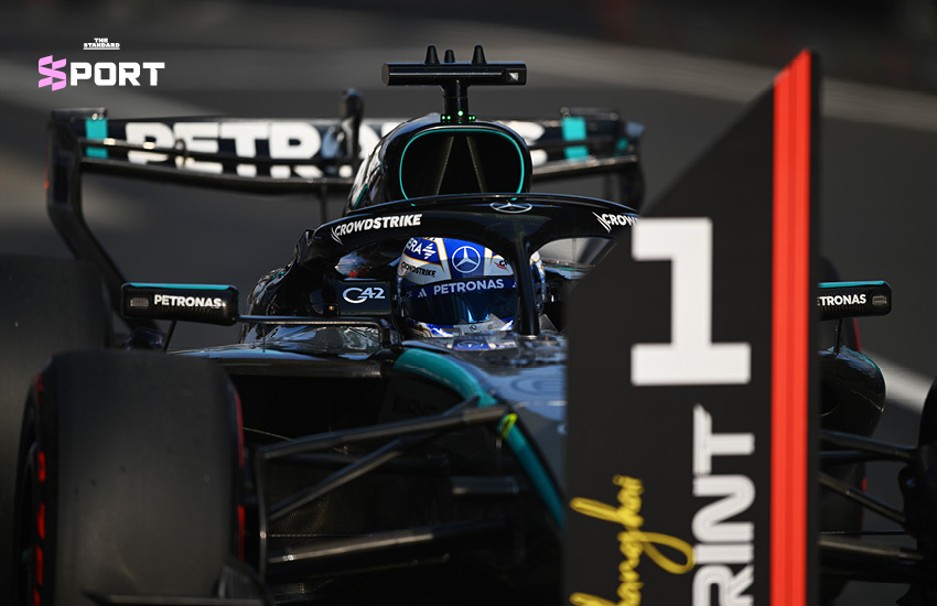 จอร์จ รัสเซลล์ นักแข่งรถฟอร์มูล่าวันทีม เมอร์เซเดส ในการแข่งขัน Chinese Grand Prix 2