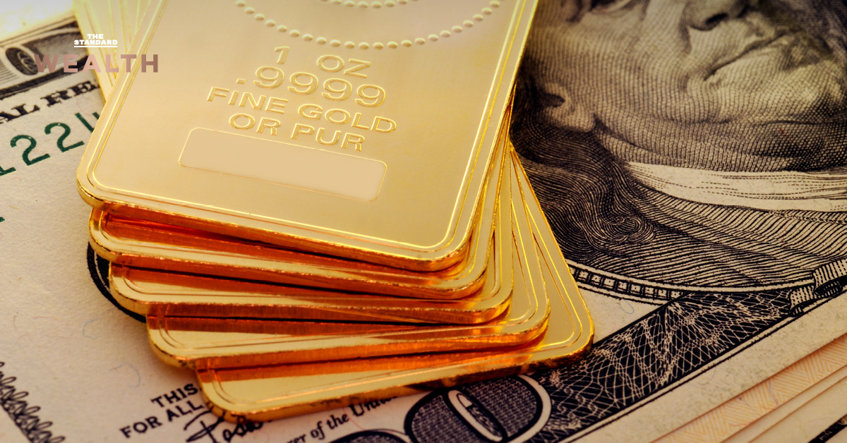 ทองคำแท่งสีทองวางอยู่บนพื้นหลังสีดำ มีข้อความระบุราคาทองคำ 64,400 บาท ต่ำสุดรอบ 3 เดือน และคำถามเกี่ยวกับสถานะ Safe Haven