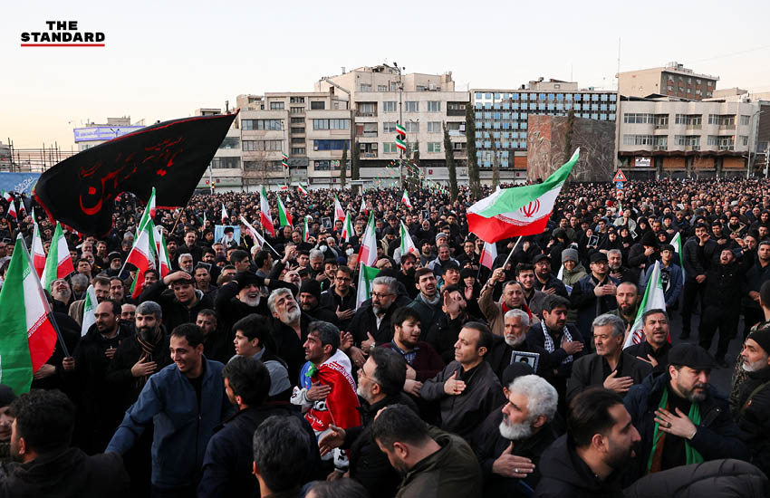 ภาพชาวอิหร่านรวมตัวไว้อาลัย คาเมเนอี ผู้นำสูงสุด พร้อมตะโกน ‘Death to America - Israel’ 2