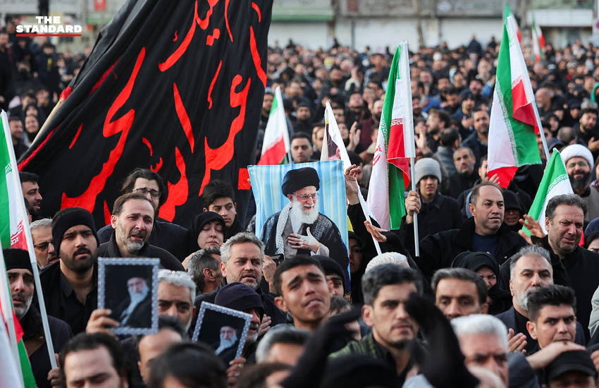 ภาพชาวอิหร่านรวมตัวไว้อาลัย คาเมเนอี ผู้นำสูงสุด พร้อมตะโกน ‘Death to America - Israel’ 4