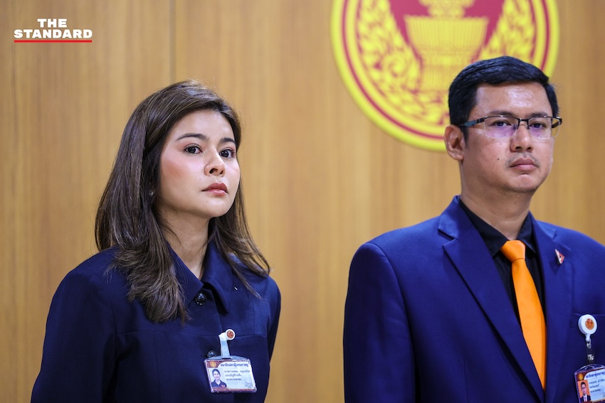 หทัยรัตน์ พหลทัพ บก. The Isaan Record ยื่นหนังสือร้อง กมธ. และ สส. 5