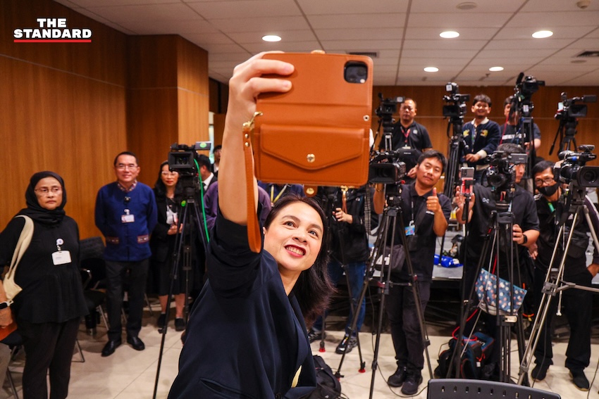 หทัยรัตน์ พหลทัพ บก. The Isaan Record ยื่นหนังสือร้อง กมธ. และ สส. 7