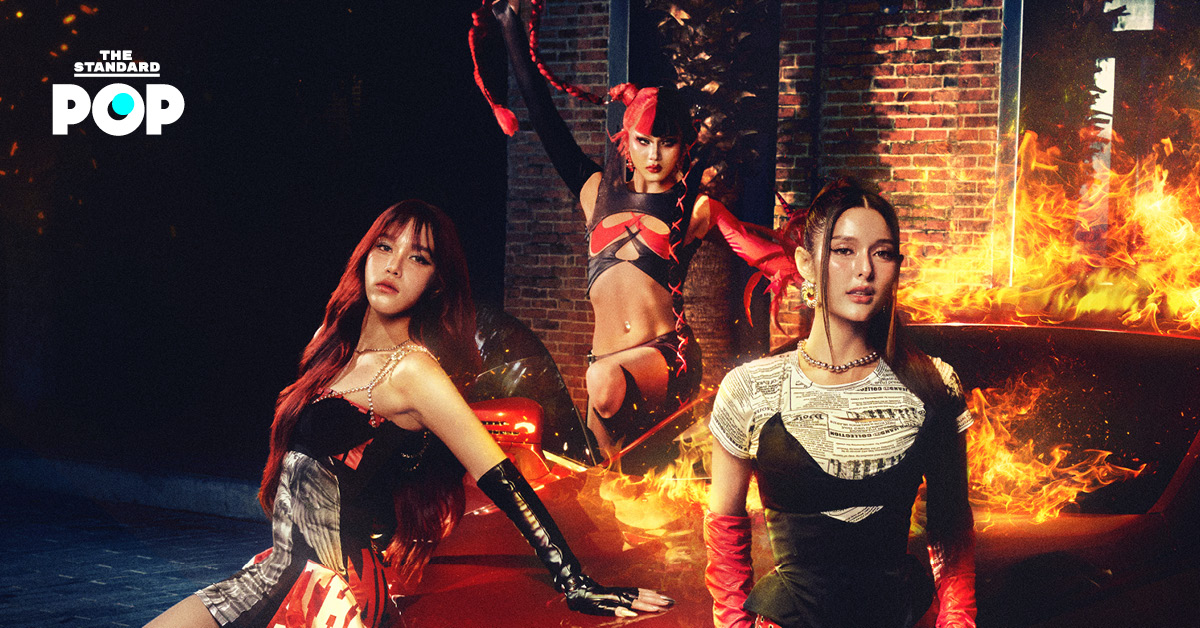 JMNK (จัสมิน-ณิก้า) และแดร็กควีน Gawdland ในมิวสิกวิดีโอเพลง ‘แม่บอก’