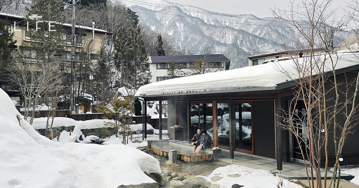 ภาพเรียวกัง KAI Okuhida ท่ามกลางหิมะในหมู่บ้านออนเซน Okuhida Onsen ประเทศญี่ปุ่น บรรยากาศเงียบสงบเหมาะแก่การพักผ่อน