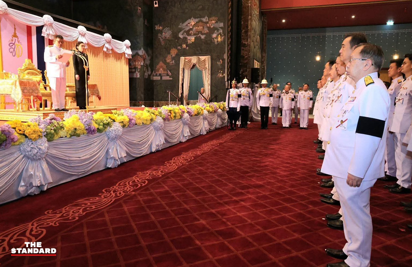 พระบาทสมเด็จพระเจ้าอยู่หัวและสมเด็จพระนางเจ้าฯ พระบรมราชินี เสด็จพระราชดำเนินทรงเปิดประชุมรัฐสภา ณ อาคารรัฐสภา 2