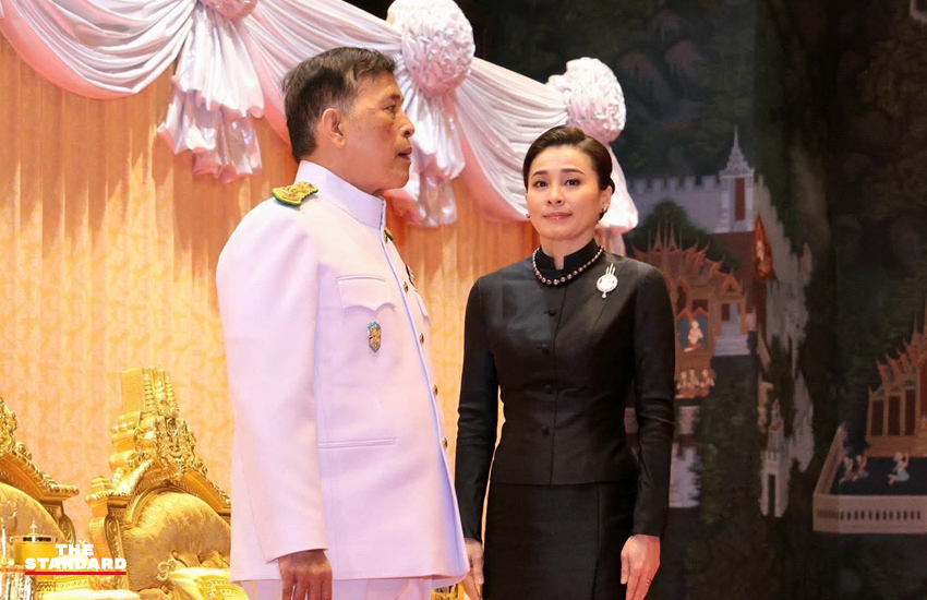 พระบาทสมเด็จพระเจ้าอยู่หัวและสมเด็จพระนางเจ้าฯ พระบรมราชินี เสด็จพระราชดำเนินทรงเปิดประชุมรัฐสภา ณ อาคารรัฐสภา 3