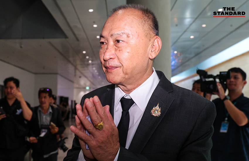 กฤษฎา หลีนวรัตน์ หรือ ‘นายกฯ เบี้ยว’ สส. บัญชีรายชื่อ พรรคภูมิใจไทย ขณะเข้ารายงานตัวที่อาคารรัฐสภา 5