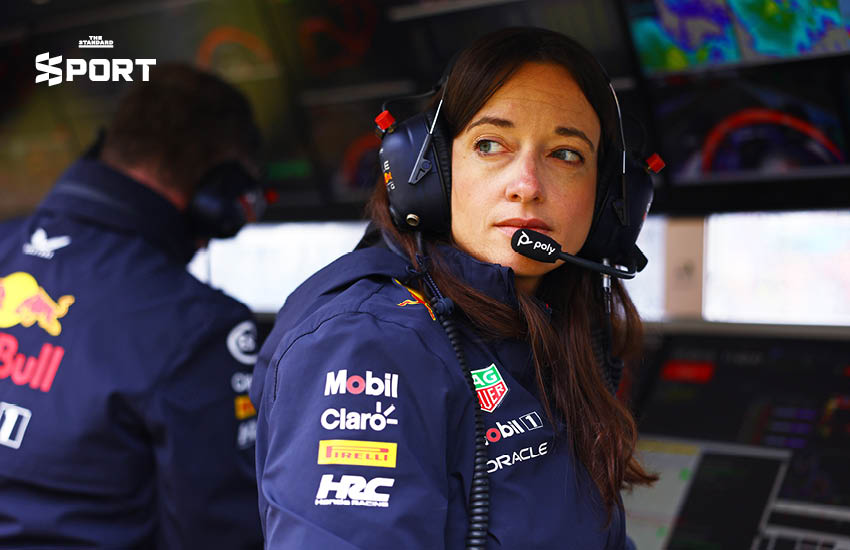 ลอรา มูลเลอร์ และ ฮันนาห์ ชมิทซ์ รับโล่เกียรติยศที่สนาม Albert Park 2