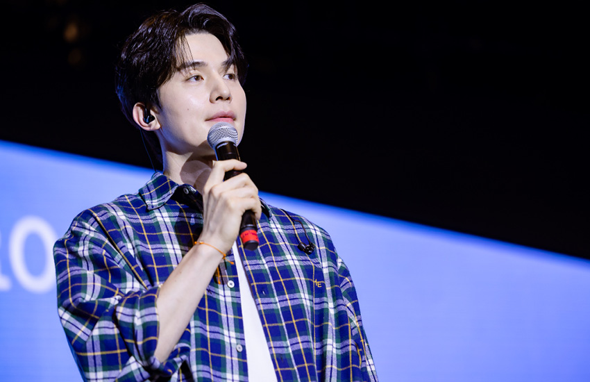 อี ดง-อุค นักแสดงหนุ่มยิ้มแย้มในงานแฟนมีตติ้งอันแสนอบอุ่นที่กรุงเทพฯ 2