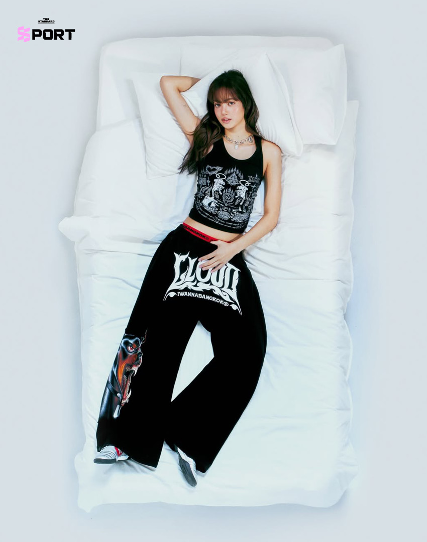 Lisa ในชุดจากคอลเล็กชัน LLOUD GYM ที่นำแรงบันดาลใจจากมวยไทยมาผสมผสานกับแฟชั่นสตรีทแวร์ 2