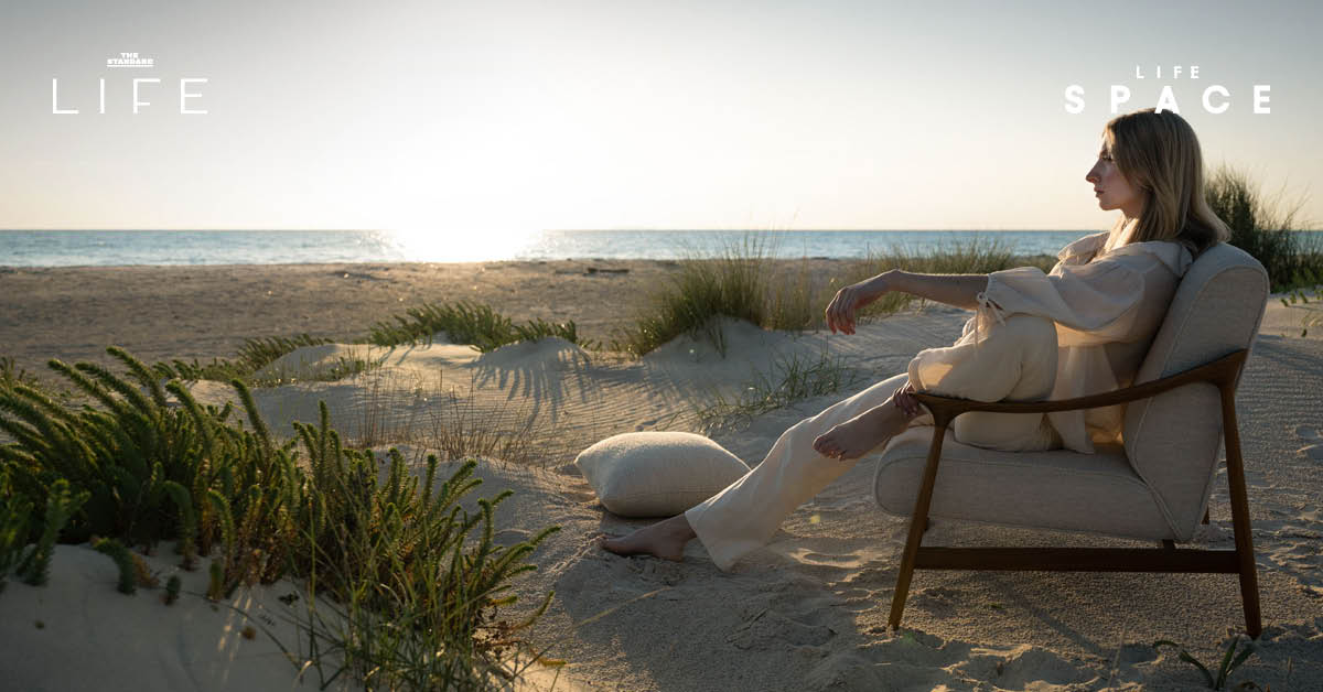 ภาพรวมเฟอร์นิเจอร์และของตกแต่งบ้านสไตล์ Luxury Sustainable ที่เน้นความหรูหราและเป็นมิตรต่อสิ่งแวดล้อม