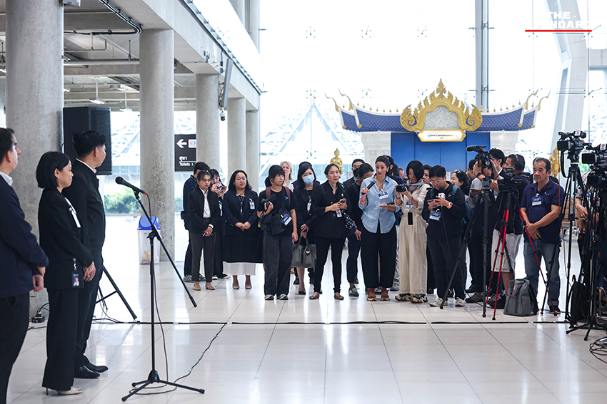 ภาพลูกเรือเรือสินค้า ‘มยุรี นารี’ 20 คน เดินทางกลับถึงท่าอากาศยานสุวรรณภูมิอย่างปลอดภัย 4