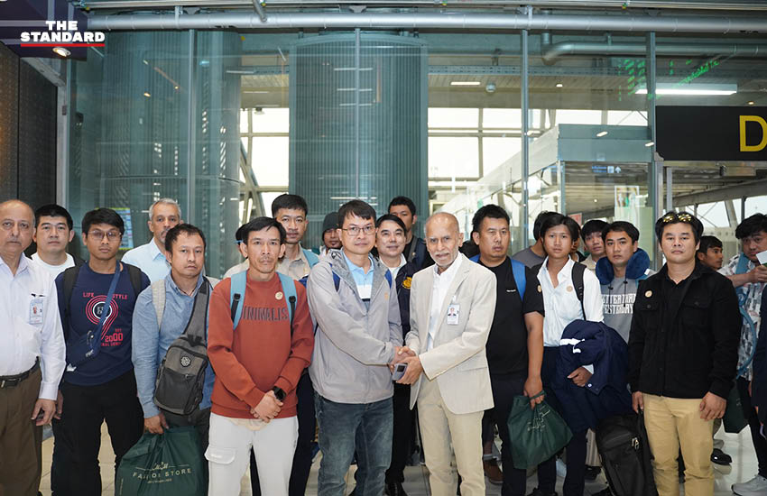 ลูกเรือไทย 20 รายของเรือ Mayuree Naree เดินทางกลับถึงท่าอากาศยานสุวรรณภูมิ 1