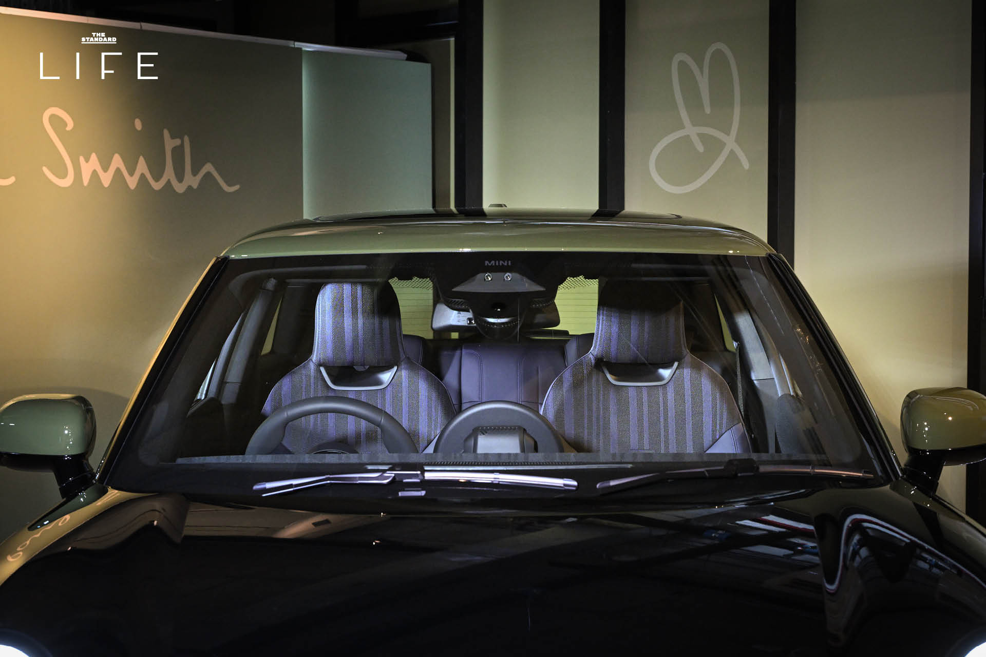 รถยนต์ไฟฟ้า MINI Paul Smith Edition สีเขียว Nottingham Green พร้อมแถบ Signature Stripe และดีไซน์เฉพาะตัว 5