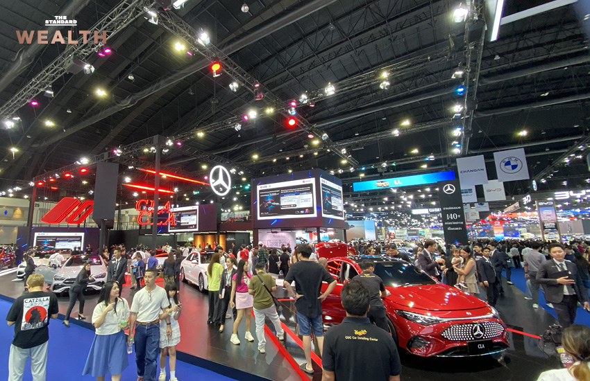 บรรยากาศงาน มอเตอร์โชว์ 2026 ผู้คนแห่ชมรถยนต์ไฟฟ้า EV คึกคัก ยอดจองพุ่งรับน้ำมันแพง 6