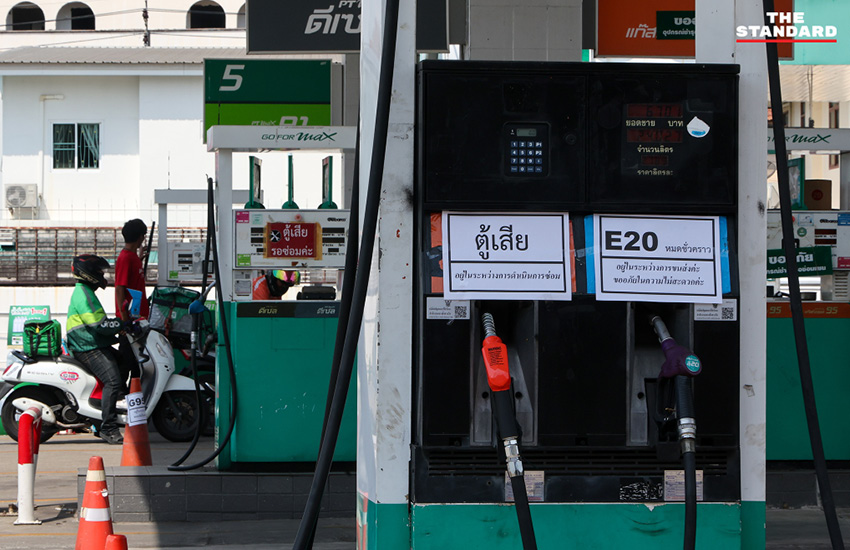ภาพบรรยากาศปั๊มน้ำมันนนทบุรีที่มีมาตรการเข้มงวด ห้ามเติมน้ำมันใส่แกลลอน ดีเซลจำกัด 500 บาทต่อคัน 4