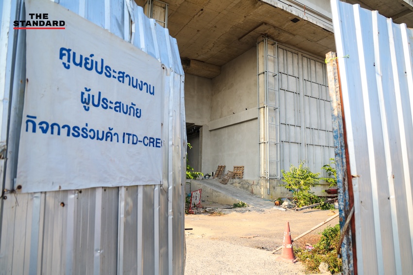 ภาพซากปรักหักพังและพื้นที่ว่างเปล่าของ 'ตึกสำนักงานการตรวจเงินแผ่นดิน (สตง.) แห่งใหม่' หลังเหตุการณ์ถล่มครบรอบ 1 ปี 22