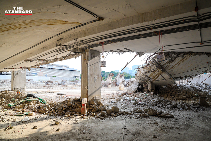 ภาพถ่ายมุมสูงพื้นที่โครงการก่อสร้างอาคาร สตง. แห่งใหม่ที่เคยพังถล่ม ครบรอบ 1 ปี ปัจจุบันเคลียร์ซากแล้ว เหลือเพียงร่องรอยความสูญเสีย 11