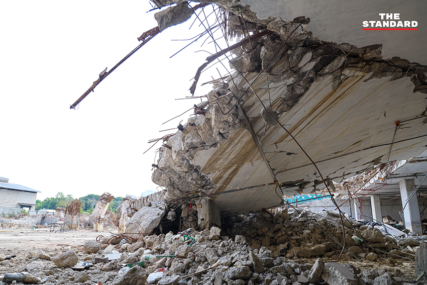 ภาพถ่ายมุมสูงพื้นที่โครงการก่อสร้างอาคาร สตง. แห่งใหม่ที่เคยพังถล่ม ครบรอบ 1 ปี ปัจจุบันเคลียร์ซากแล้ว เหลือเพียงร่องรอยความสูญเสีย 14