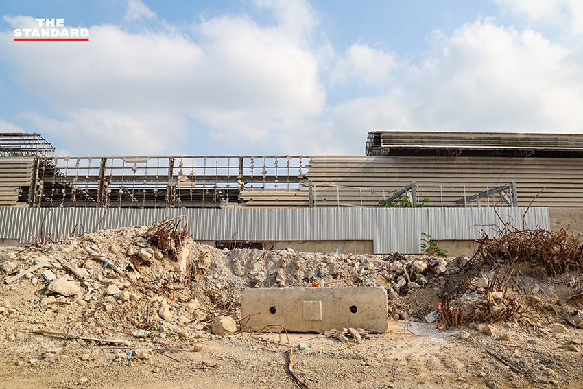 ภาพถ่ายมุมสูงพื้นที่โครงการก่อสร้างอาคาร สตง. แห่งใหม่ที่เคยพังถล่ม ครบรอบ 1 ปี ปัจจุบันเคลียร์ซากแล้ว เหลือเพียงร่องรอยความสูญเสีย 17