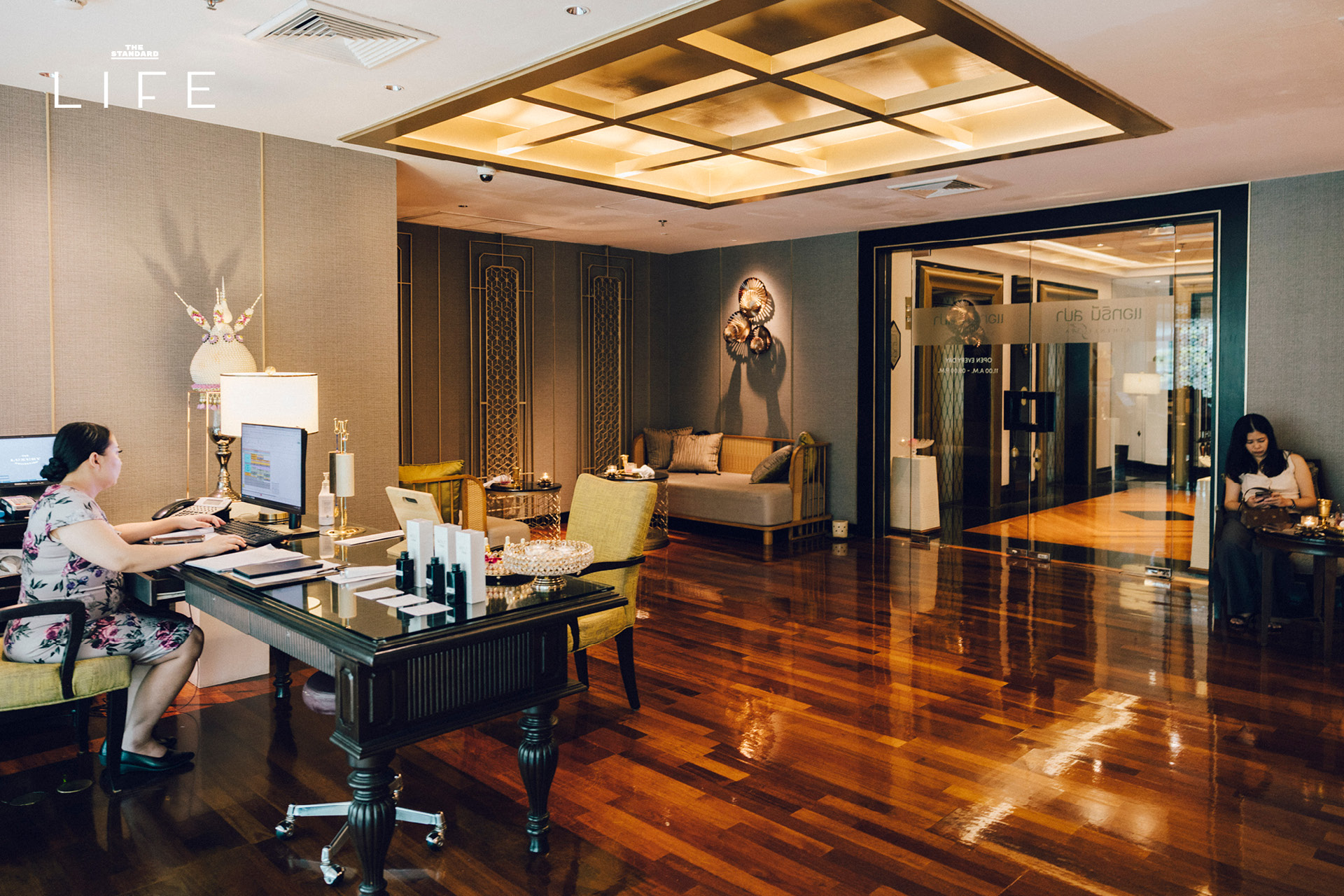 ภาพบรรยากาศการทำทรีตเมนต์ Office Syndrome Melt-Away ที่ Athenee Spa ช่วยบรรเทาอาการปวดหลัง 2