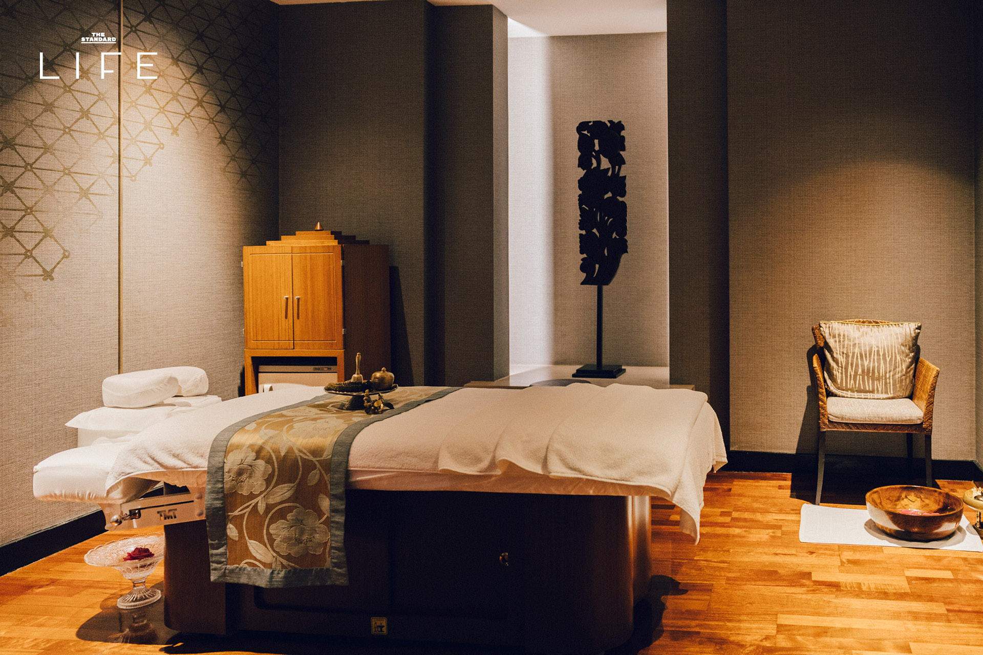 ภาพบรรยากาศการทำทรีตเมนต์ Office Syndrome Melt-Away ที่ Athenee Spa ช่วยบรรเทาอาการปวดหลัง 5