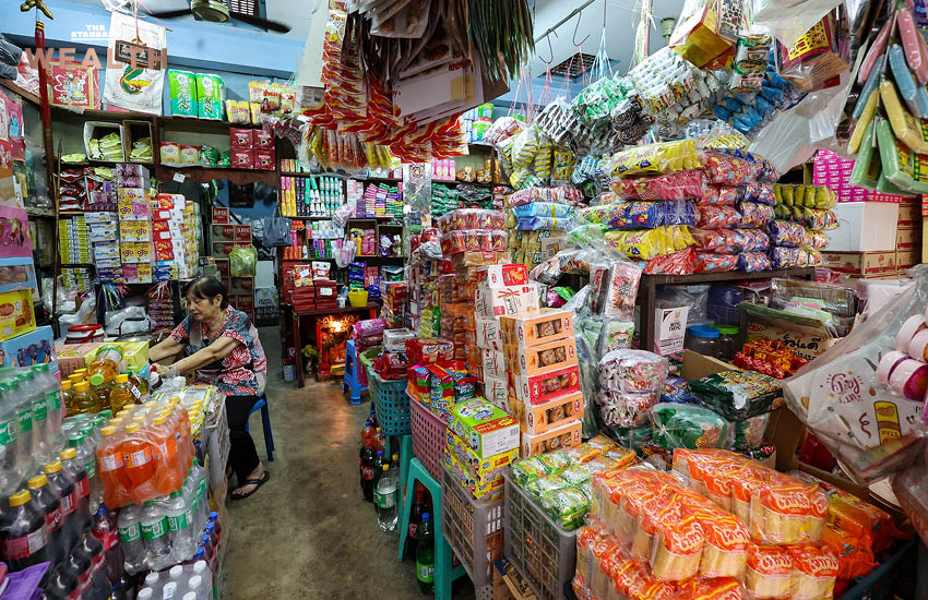 ภาพประกอบแสดงราคาน้ำมันและราคาสินค้าอุปโภคบริโภคที่ปรับตัวสูงขึ้น สะท้อนวิกฤตค่าครองชีพ 3