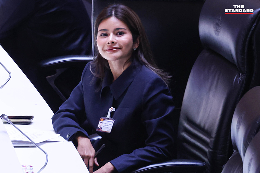 สภาผู้แทนราษฎร กำลังอภิปรายวาระแห่งชาติเพื่อแก้ไขวิกฤตพลังงาน โดยมี สส. จากทั้งรัฐบาลและฝ่ายค้านเข้าร่วมประชุมนับร้อยคน 14